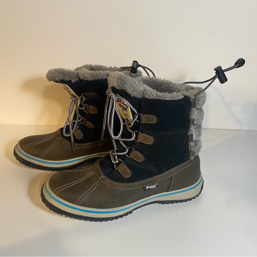 Pajar Canada Iceberg Suede Waterproof Winter Boots 
Size 7.5